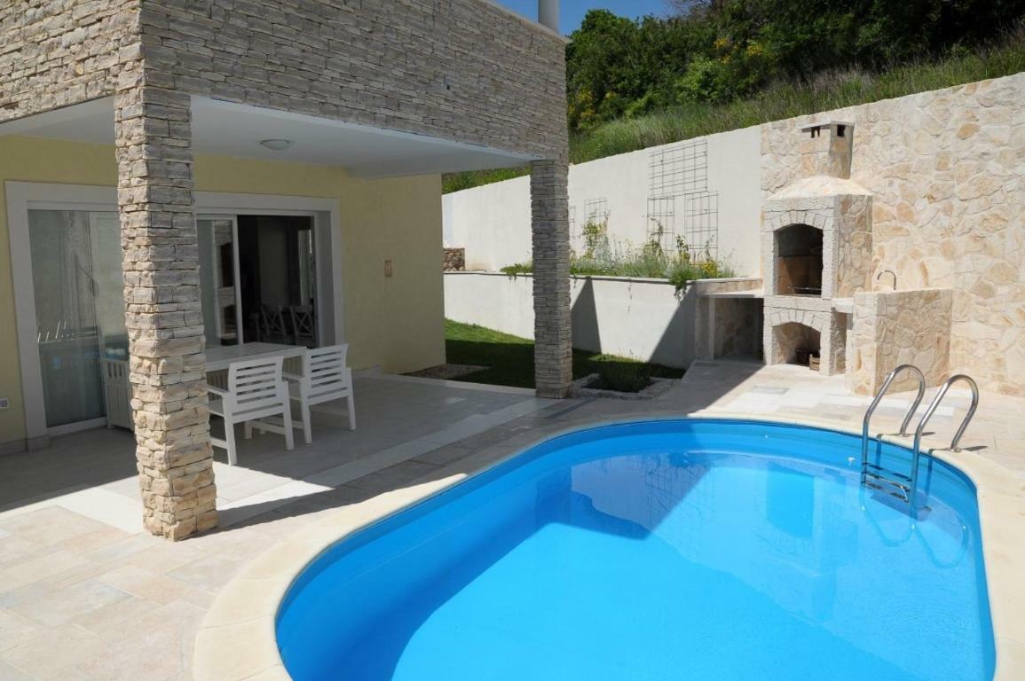 House Sunny Rock Baska Villa Exterior photo