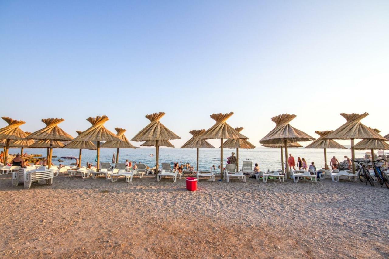 House Sunny Rock Baska Villa Exterior photo